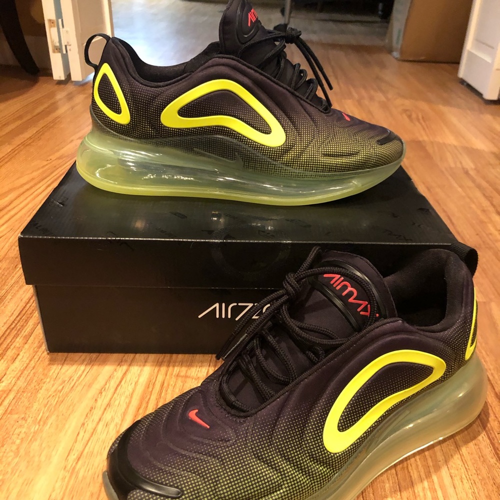 NIKE AIR MAX 720 MENS